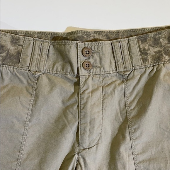 Nike ACG | Khaki Capri Short Hiking Pants - Picture 5 of 6